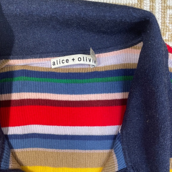 Alice + Olivia Martha Striped Ruffle-Trim Polo Shirt. Size M/L - Picture 3 of 6